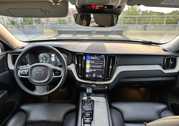 Volvo XC 60 cena 148000 przebieg: 106648, rok produkcji 2019 z Bydgoszcz małe 121